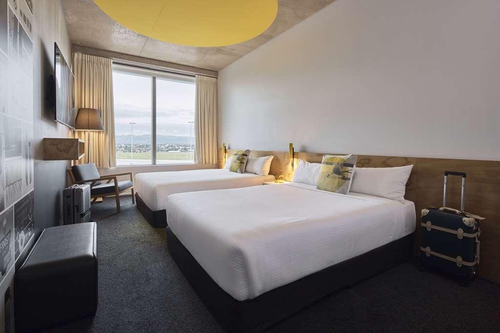 Atura Adelaide Airport Hotel Room photo